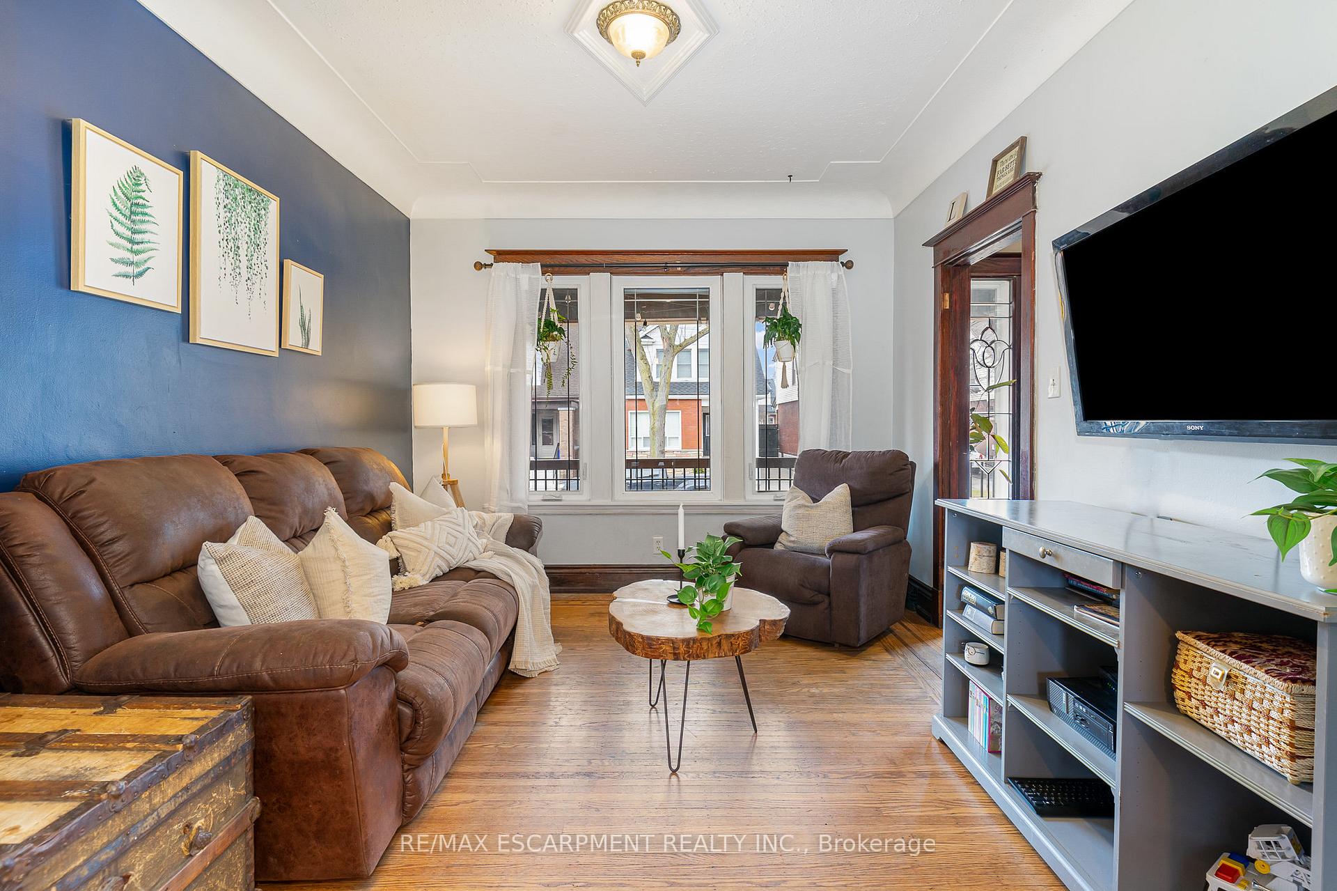 Photo 6 of 81 Kensington Avenue N, Hamilton, Crown Point — HOMEH