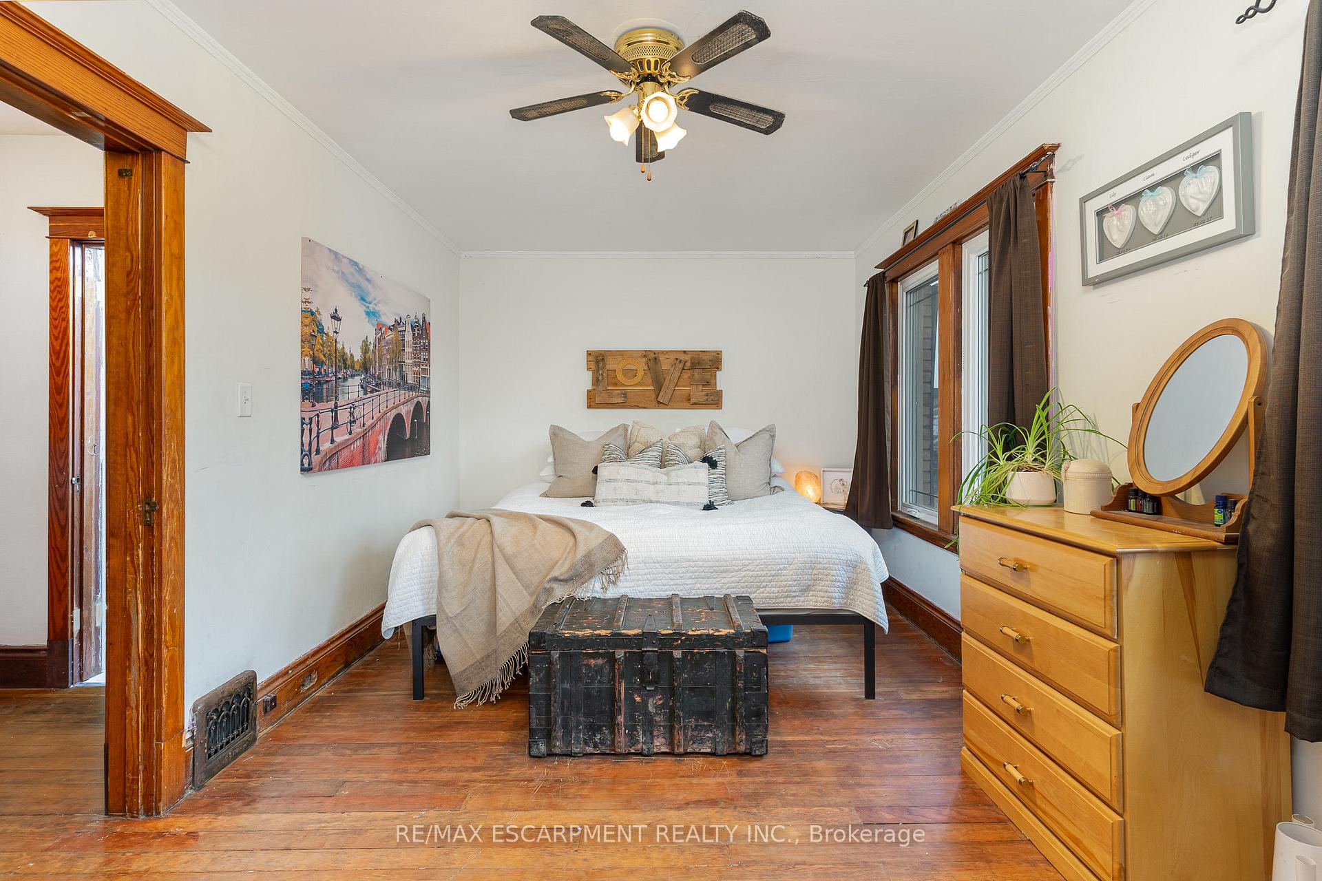 Photo 21 of 81 Kensington Avenue N, Hamilton, Crown Point — HOMEH