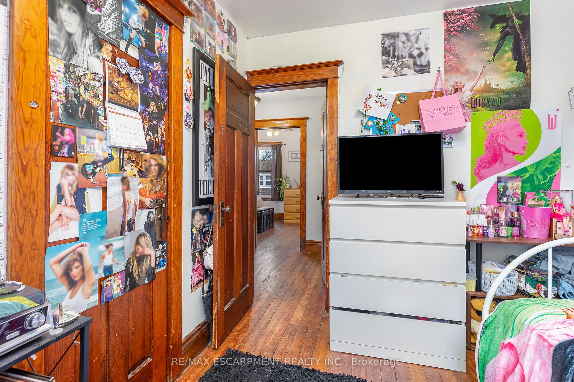Photo 47 of 81 Kensington Avenue N, Hamilton, Crown Point — HOMEH
