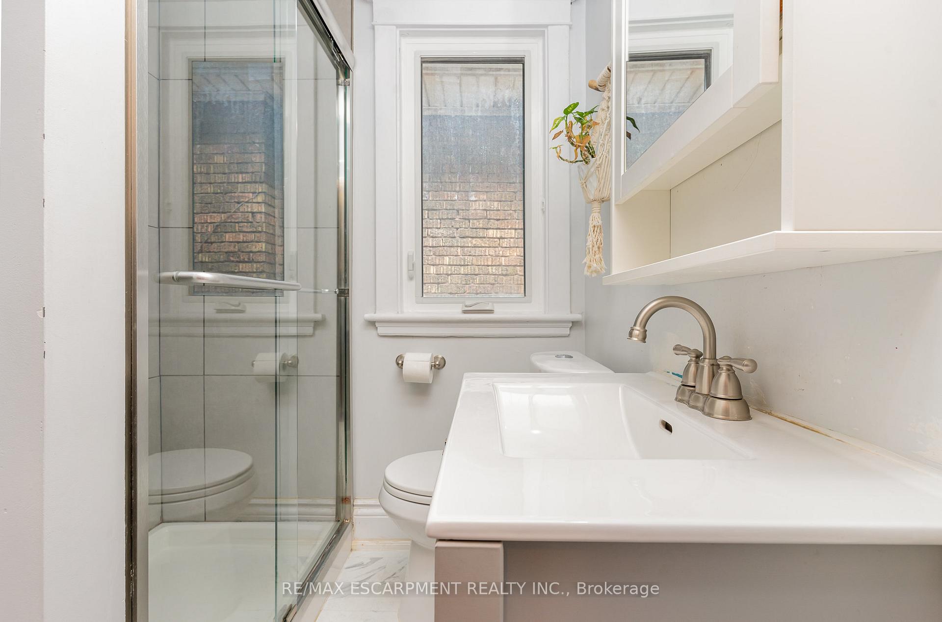 Photo 48 of 81 Kensington Avenue N, Hamilton, Crown Point — HOMEH