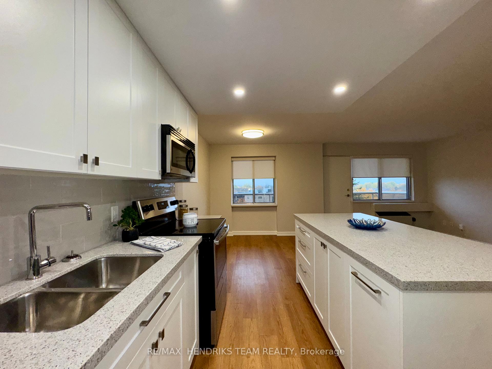 Photo 4 of Unit 608, 608 Lake Street, St. Catharines, Lakeport — HOMEH