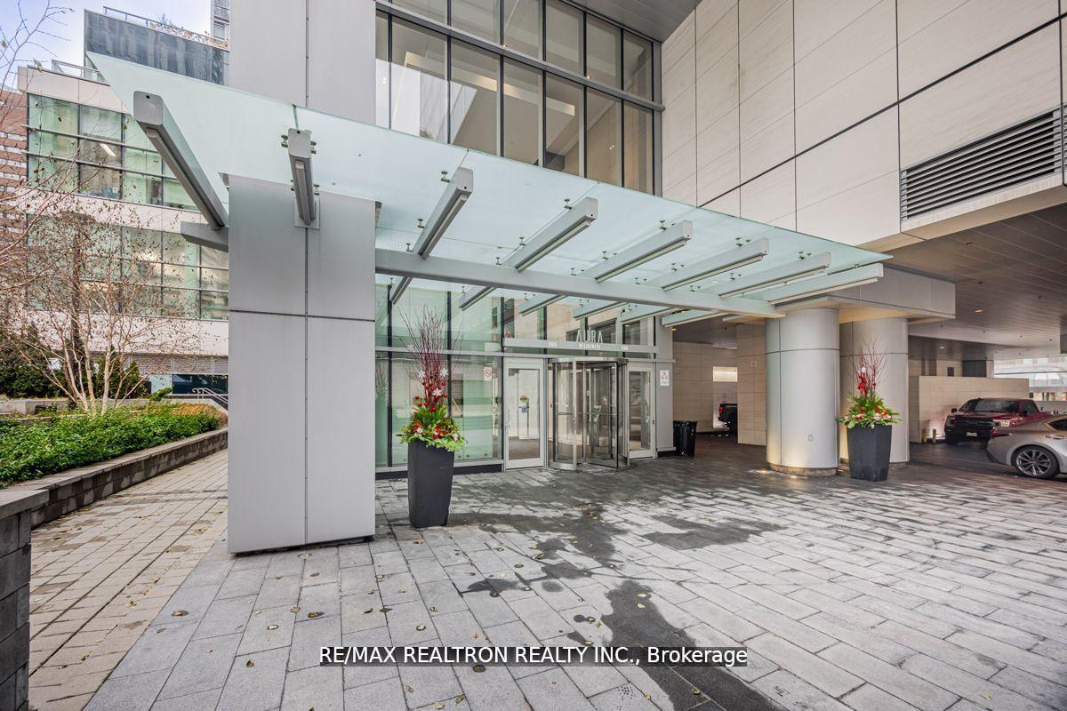 Front of Unit 4508, 386 Yonge Street