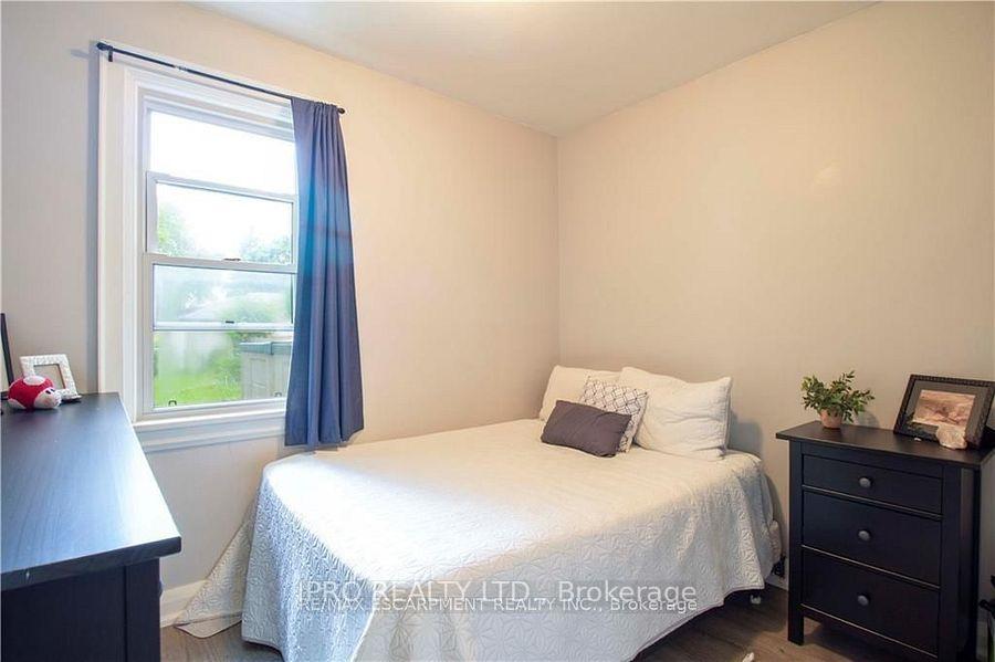 Photo 3 of 59 Garnet Street, St. Catharines, Facer — HOMEH