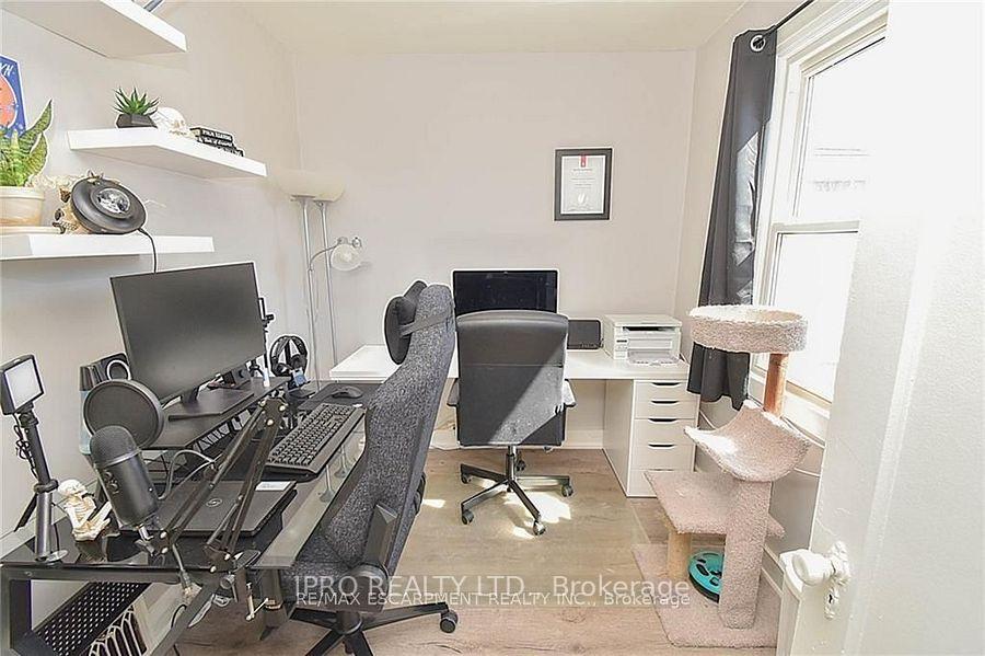 Photo 4 of 59 Garnet Street, St. Catharines, Facer — HOMEH