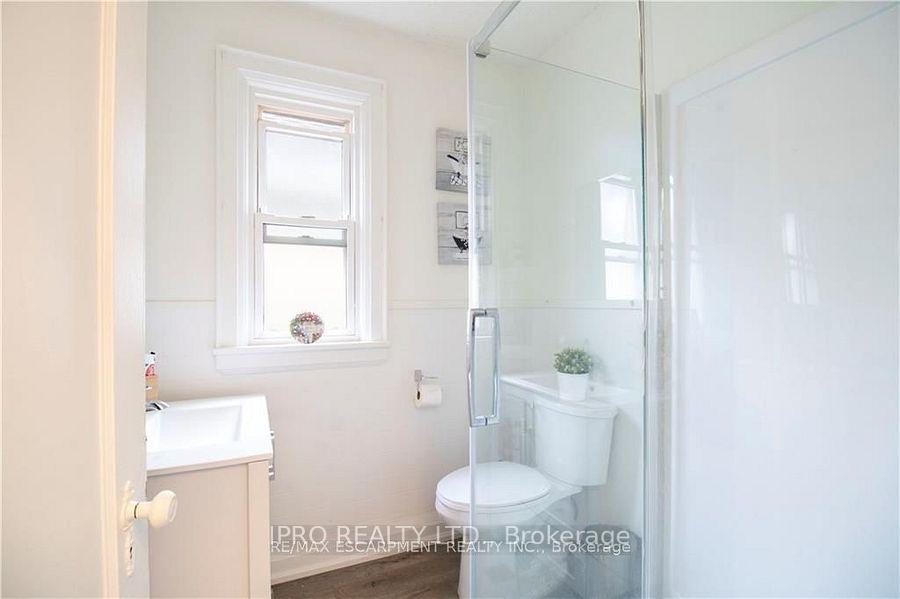 Photo 5 of 59 Garnet Street, St. Catharines, Facer — HOMEH