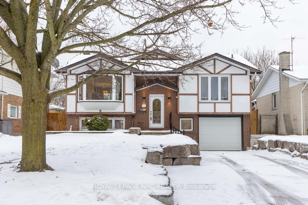 Photo 4 of 7 Lakebreeze Crescent, St. Catharines, Lakeshore — HOMEH