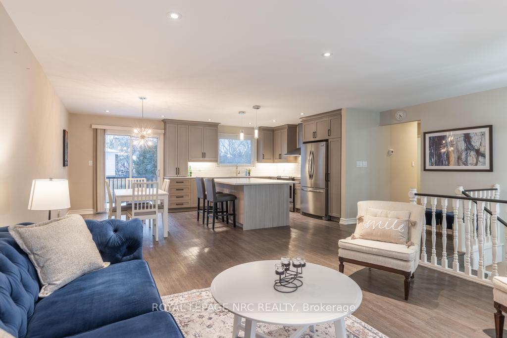 Photo 9 of 7 Lakebreeze Crescent, St. Catharines, Lakeshore — HOMEH
