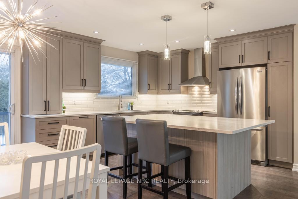 Photo 11 of 7 Lakebreeze Crescent, St. Catharines, Lakeshore — HOMEH