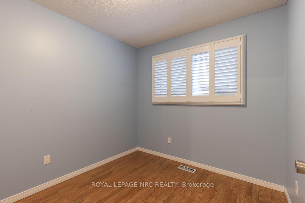 Photo 18 of 7 Lakebreeze Crescent, St. Catharines, Lakeshore — HOMEH