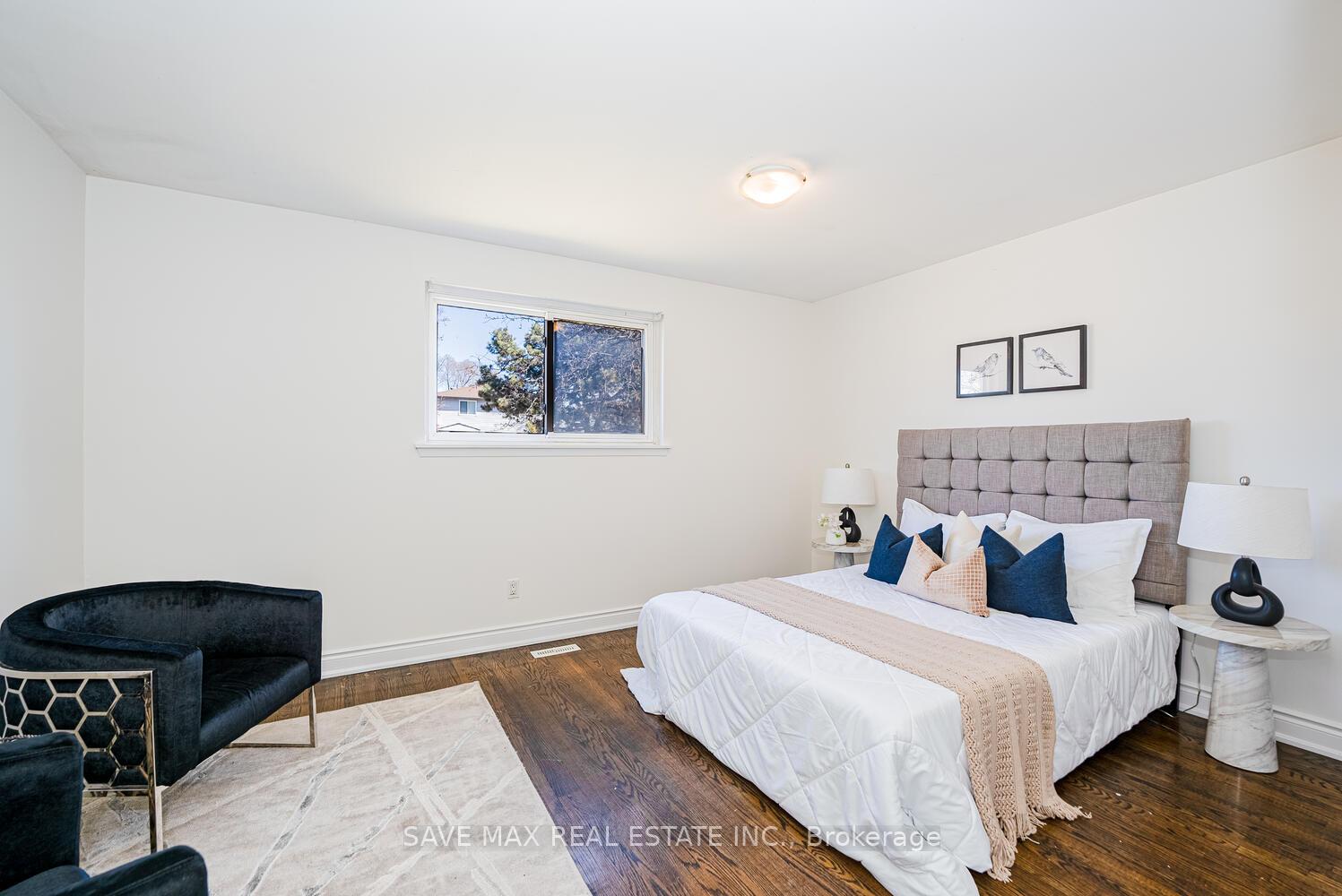 Photo 9 of 24 Evesham Crescent, Brampton, Southgate — HOMEH