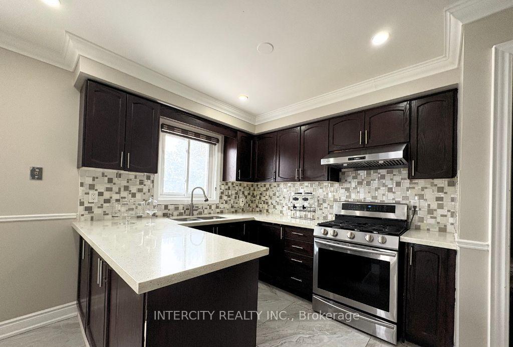Photo 5 of 34 Peace Valley Crescent E, Brampton, Sandringham-Wellington — HOMEH