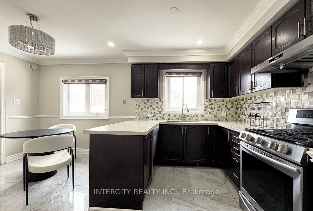 Photo 6 of 34 Peace Valley Crescent E, Brampton, Sandringham-Wellington — HOMEH