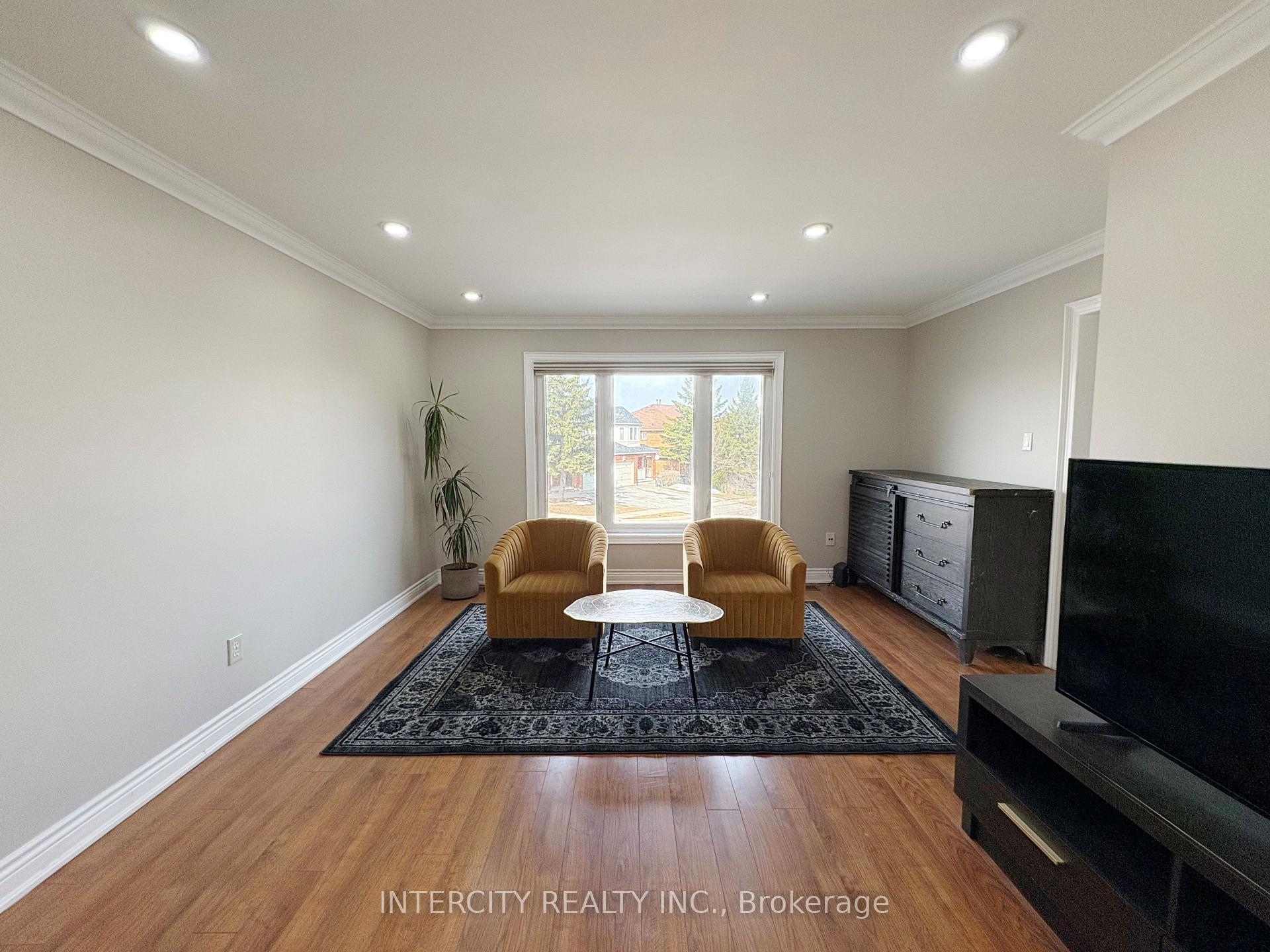 Photo 7 of 34 Peace Valley Crescent E, Brampton, Sandringham-Wellington — HOMEH