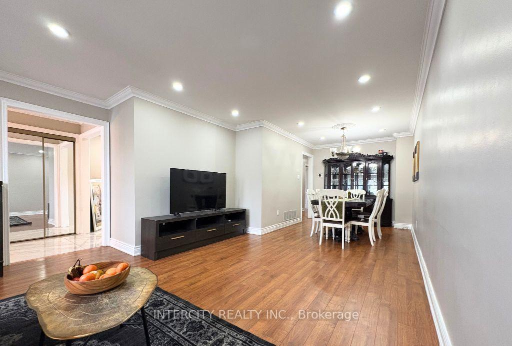 Photo 15 of 34 Peace Valley Crescent E, Brampton, Sandringham-Wellington — HOMEH