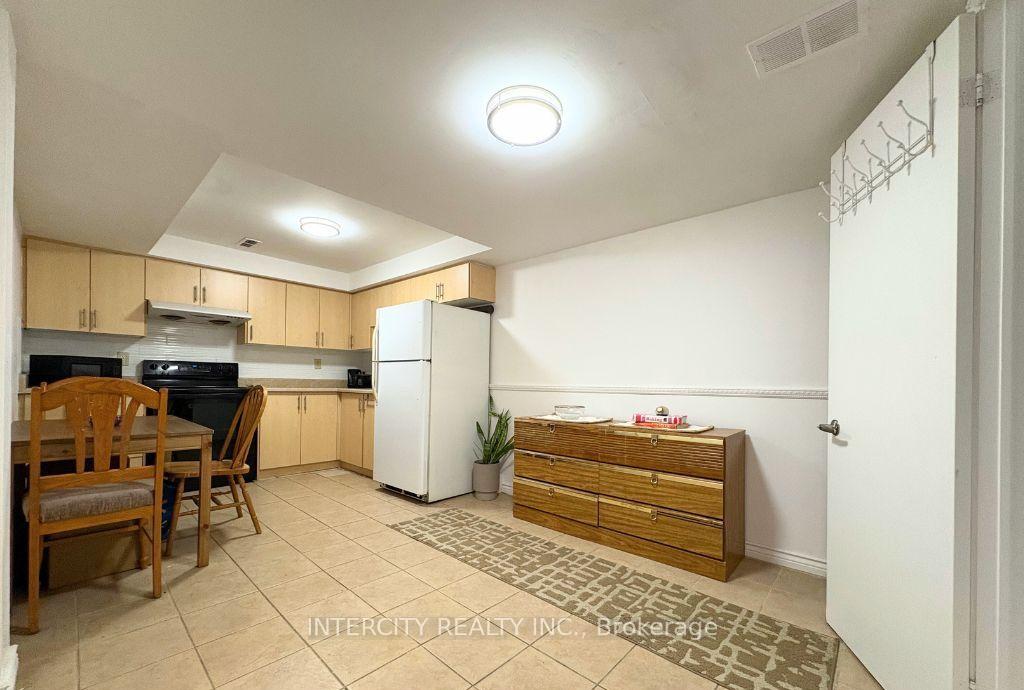 Photo 19 of 34 Peace Valley Crescent E, Brampton, Sandringham-Wellington — HOMEH