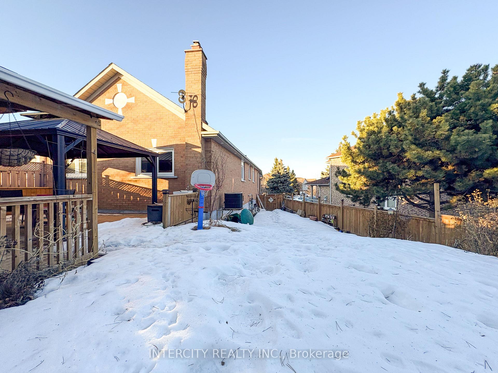 Photo 23 of 34 Peace Valley Crescent E, Brampton, Sandringham-Wellington — HOMEH