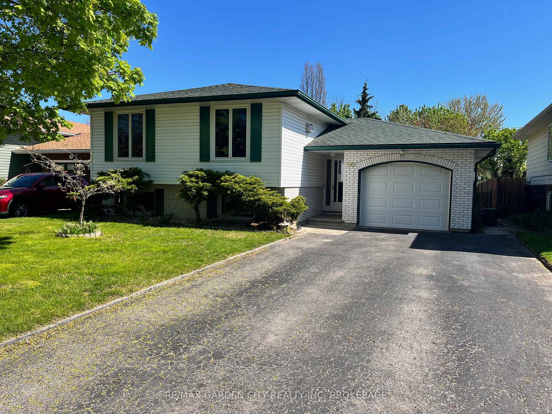 Photo 1 of 80 Royal Oak Drive, St. Catharines, Martindale Pond — HOMEH