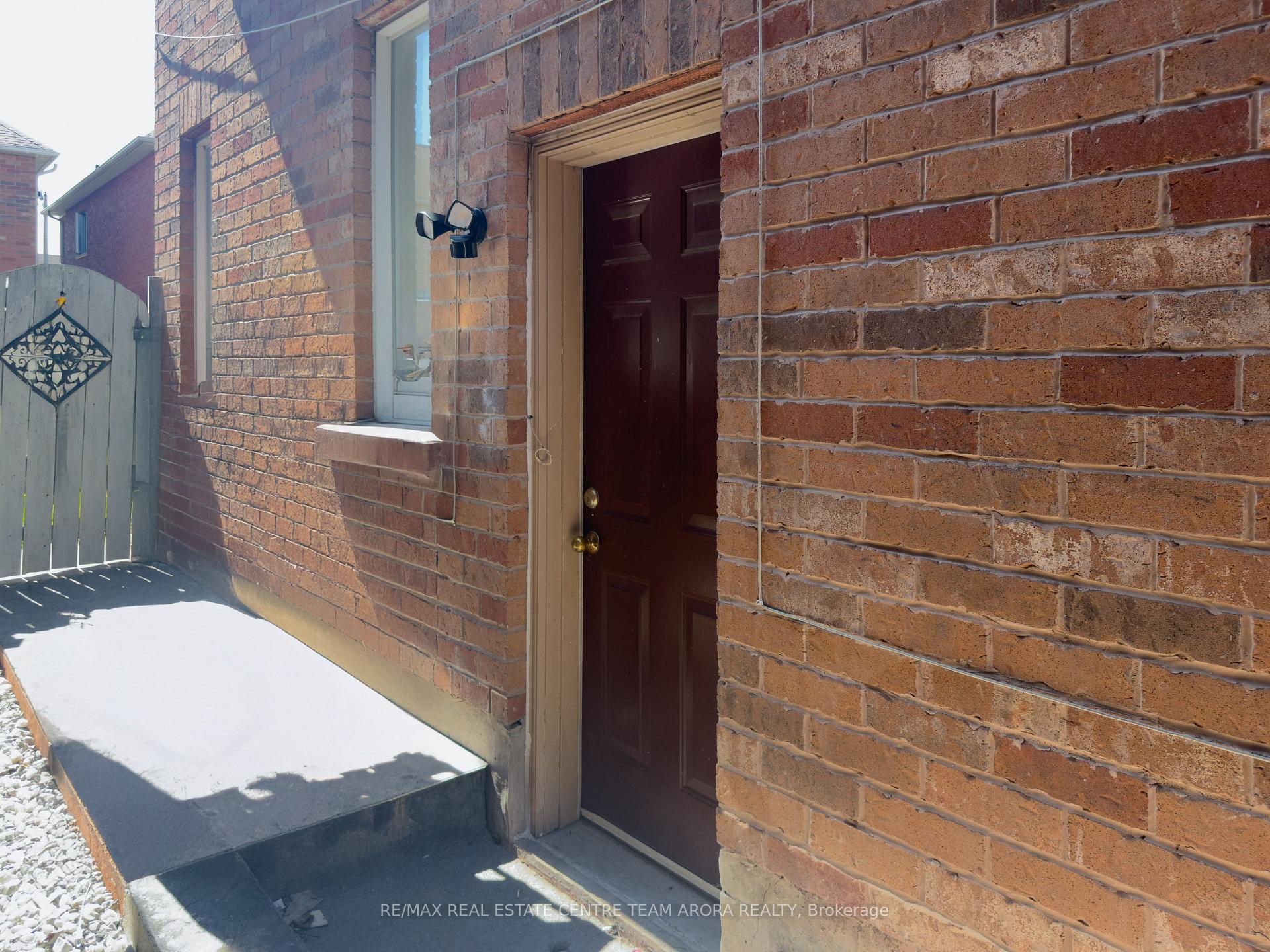 Photo 12 of Unit #Bsmt, 16 Beresford Crescent, Brampton, Bram East — HOMEH