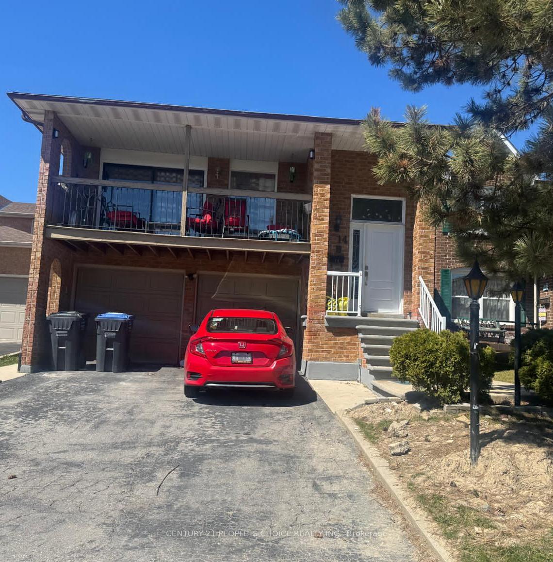 Front of Unit Upper, 14 Albermarle Court