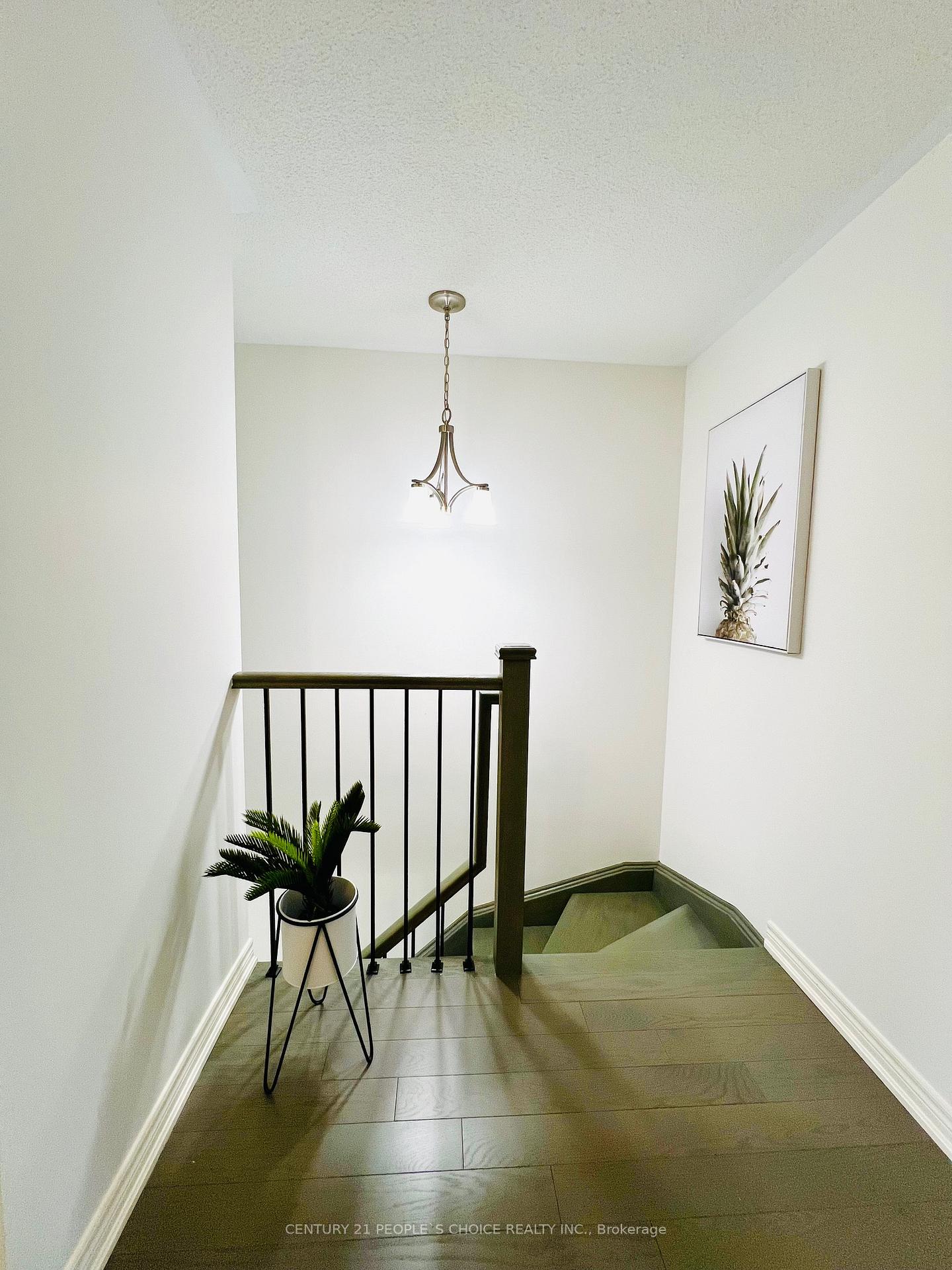 Photo 13 of 26 Benhurst Crescent, Brampton, Northwest Brampton — HOMEH