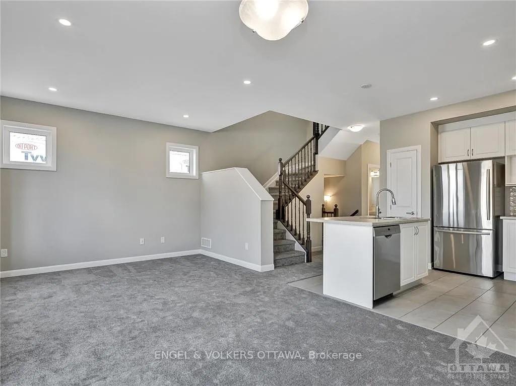 Photo 11 of 125 Bending Way, Ottawa, Barrhaven - Hearts Desire — HOMEH