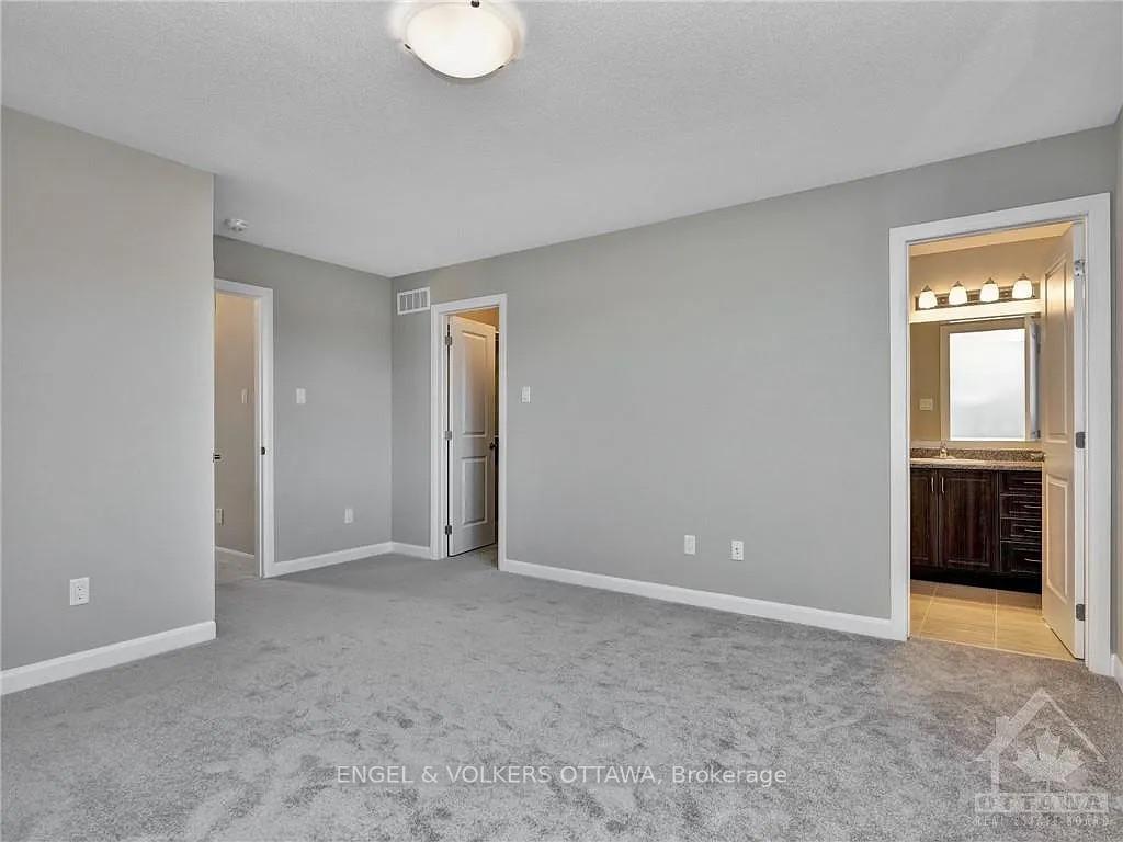 Photo 15 of 125 Bending Way, Ottawa, Barrhaven - Hearts Desire — HOMEH