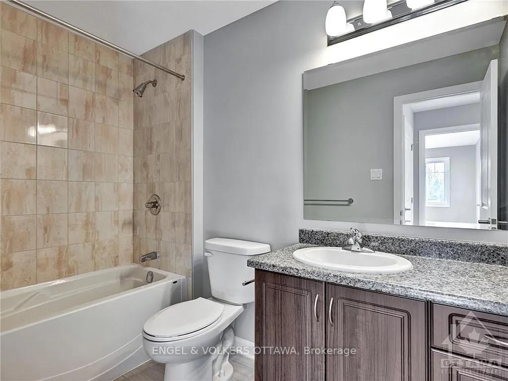 Photo 18 of 125 Bending Way, Ottawa, Barrhaven - Hearts Desire — HOMEH