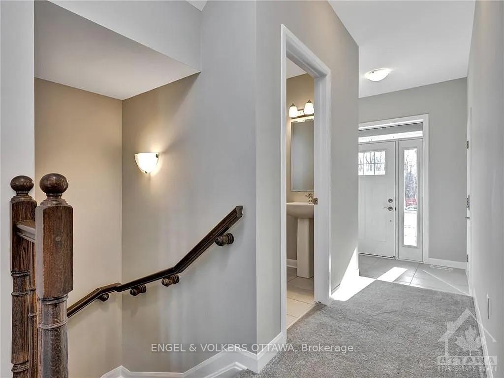 Photo 19 of 125 Bending Way, Ottawa, Barrhaven - Hearts Desire — HOMEH