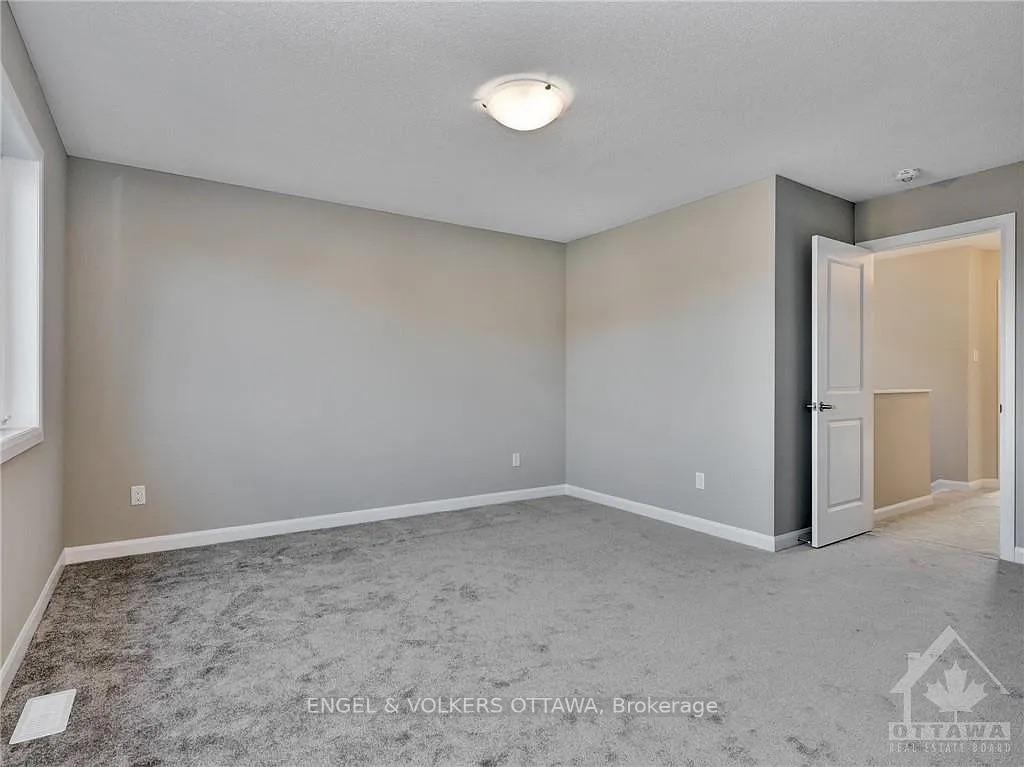 Photo 24 of 125 Bending Way, Ottawa, Barrhaven - Hearts Desire — HOMEH