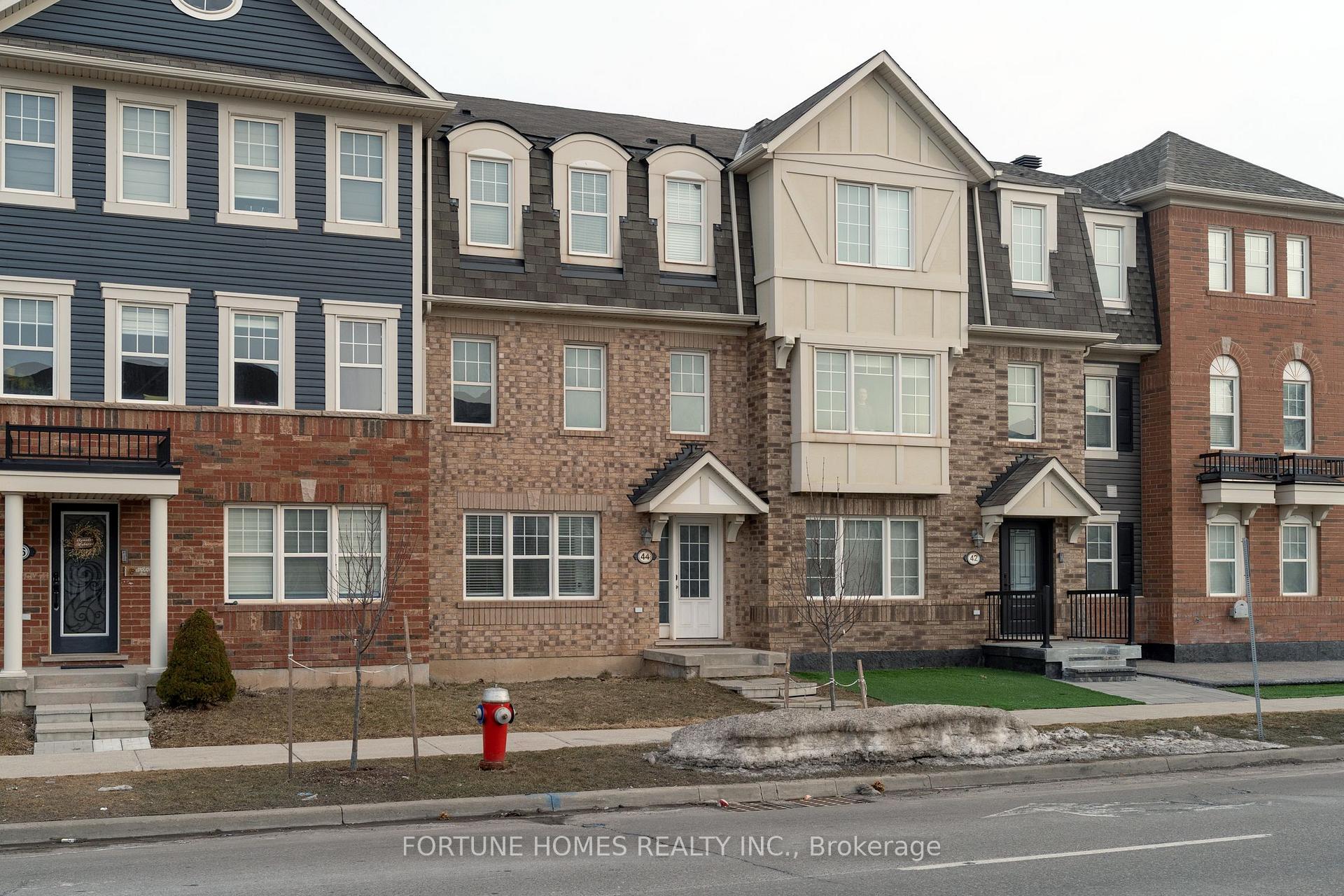 Photo 1 of 44 Ganton Heights, Brampton, Northwest Brampton — HOMEH