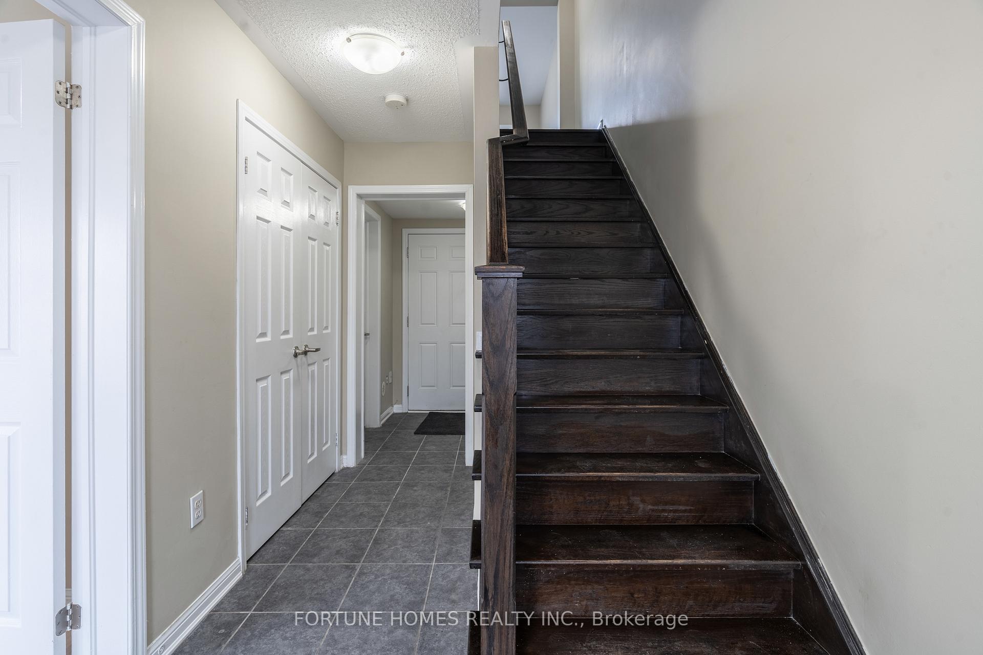 Photo 4 of 44 Ganton Heights, Brampton, Northwest Brampton — HOMEH
