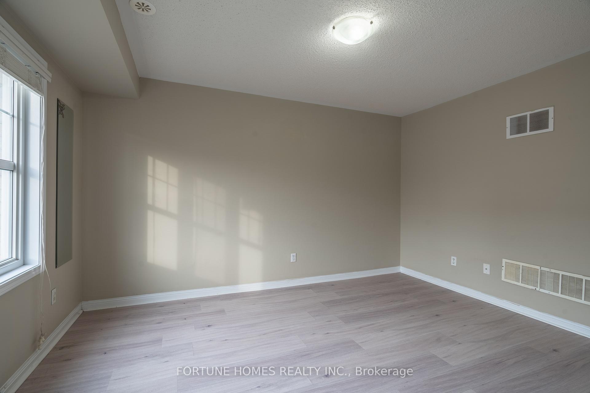 Photo 6 of 44 Ganton Heights, Brampton, Northwest Brampton — HOMEH