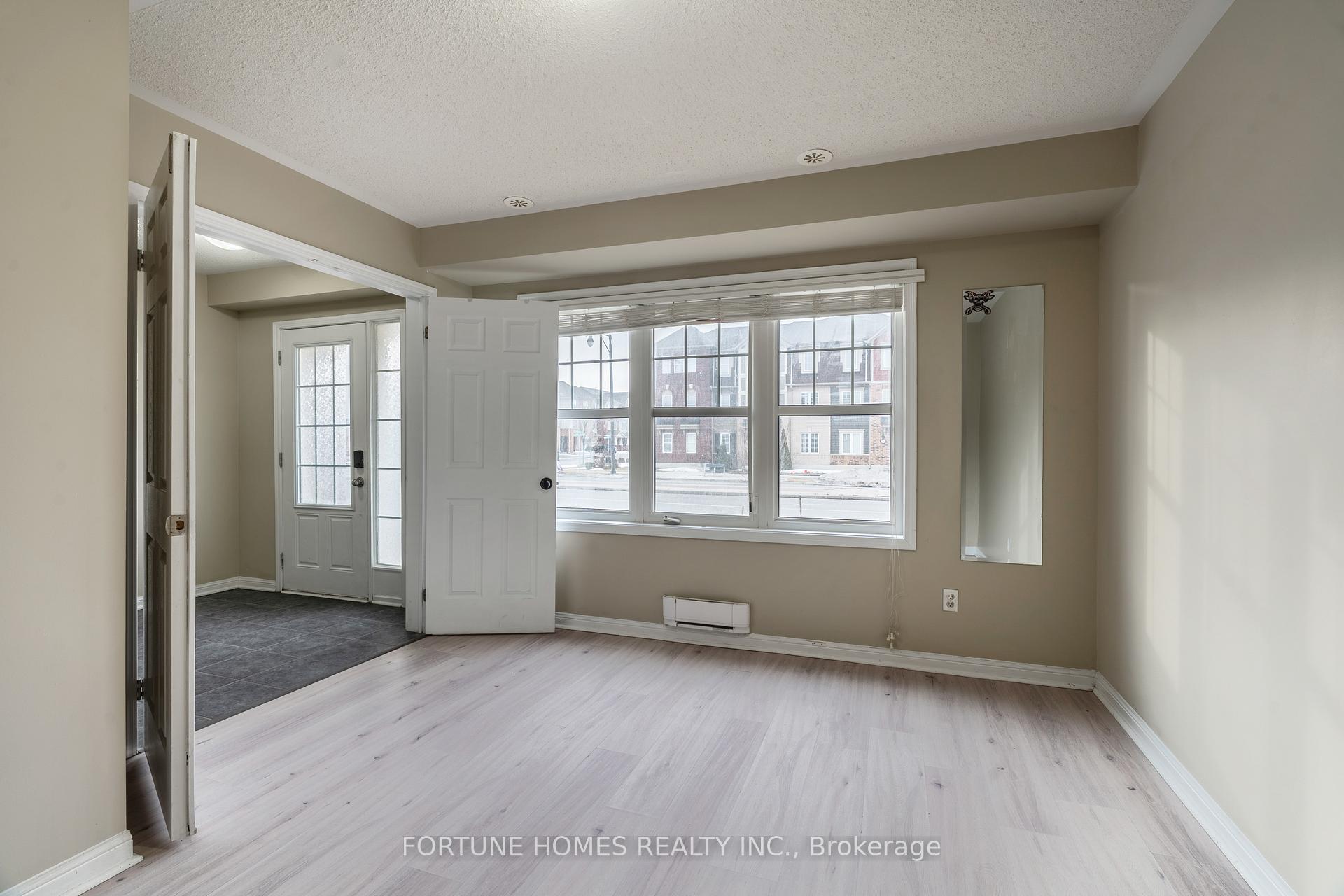 Photo 7 of 44 Ganton Heights, Brampton, Northwest Brampton — HOMEH