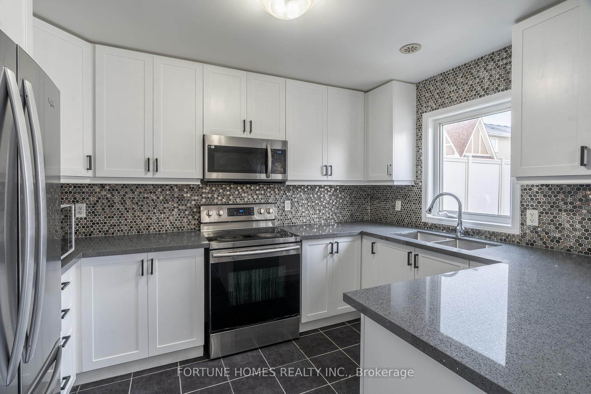 Photo 12 of 44 Ganton Heights, Brampton, Northwest Brampton — HOMEH