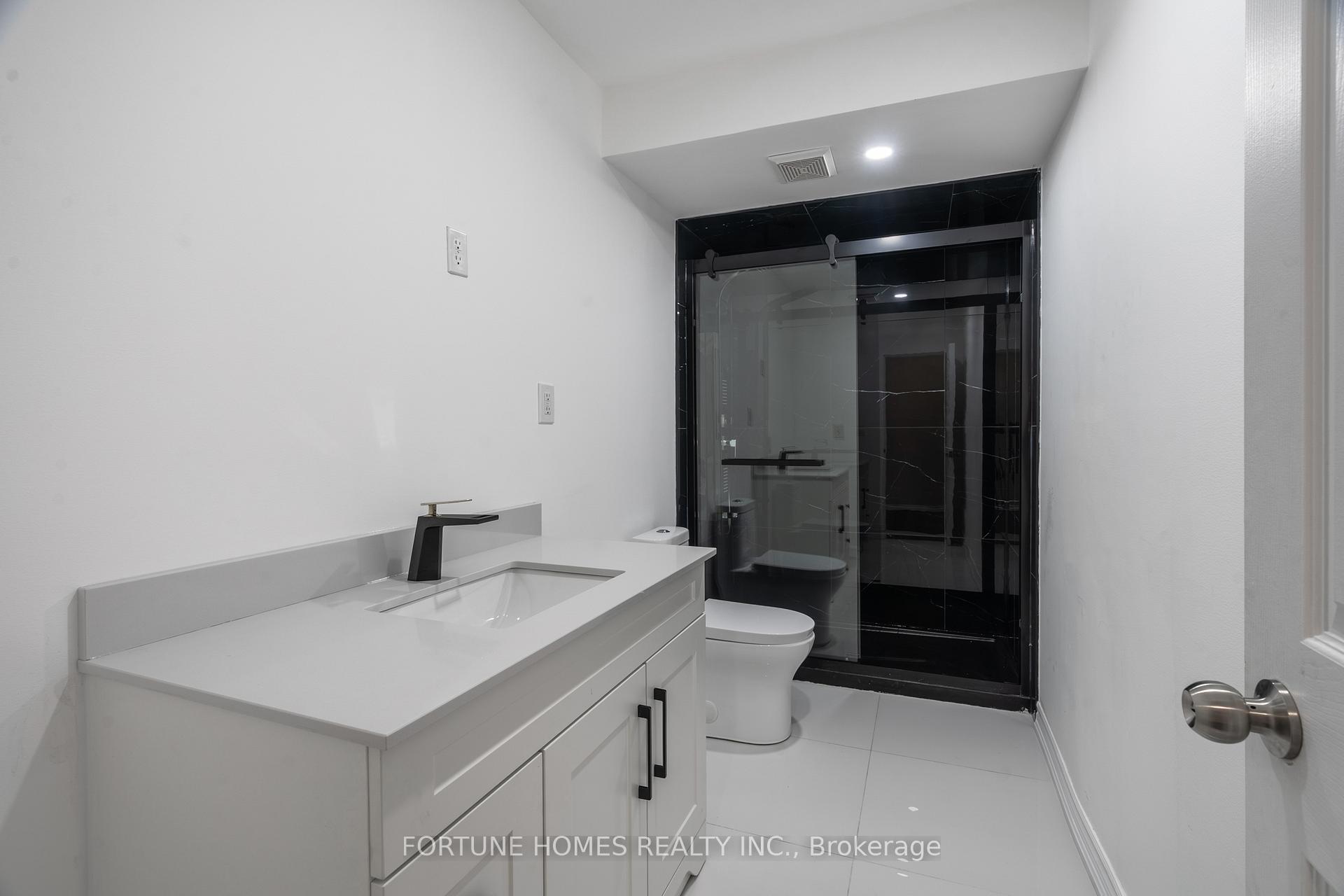Photo 15 of 44 Ganton Heights, Brampton, Northwest Brampton — HOMEH