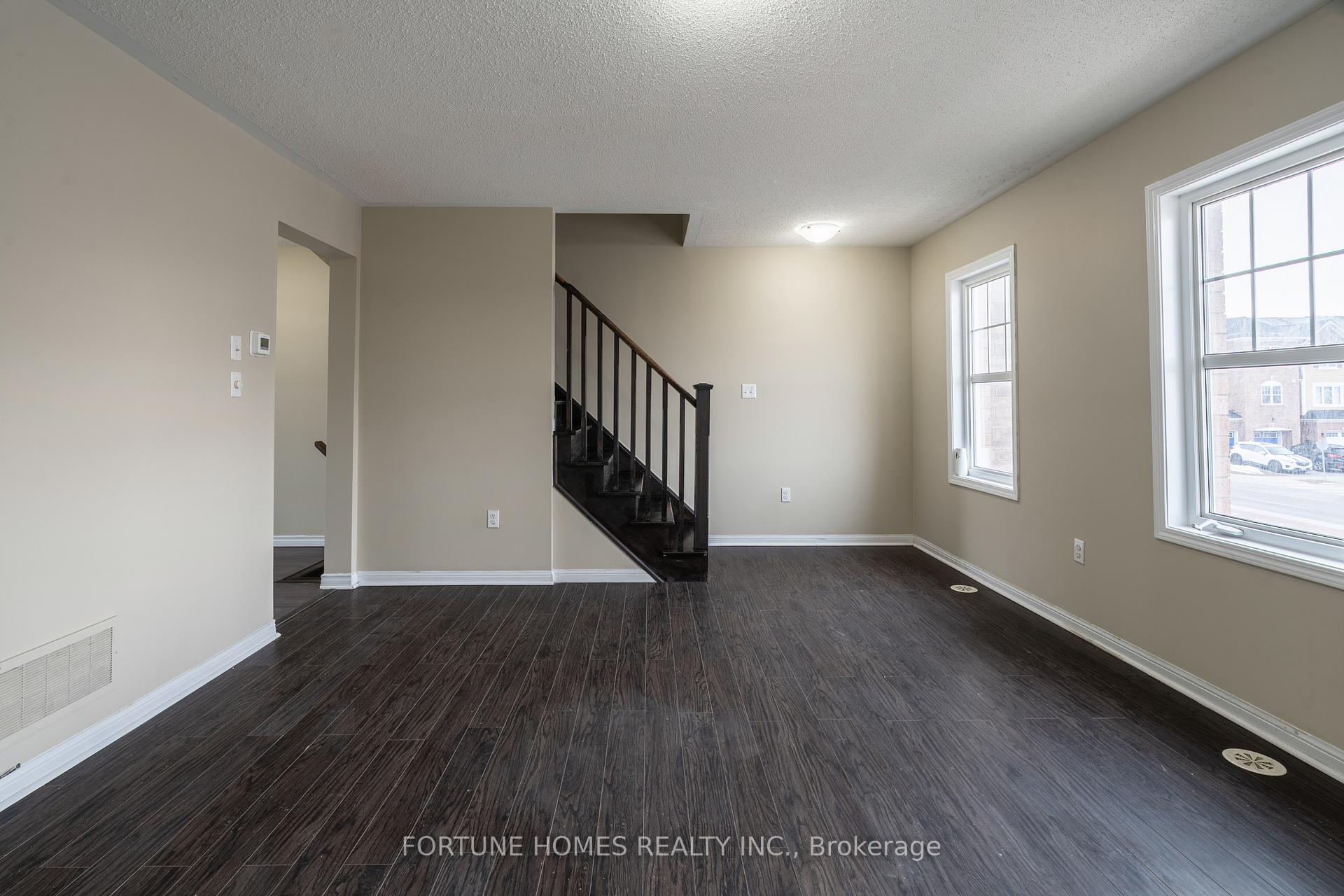 Photo 18 of 44 Ganton Heights, Brampton, Northwest Brampton — HOMEH
