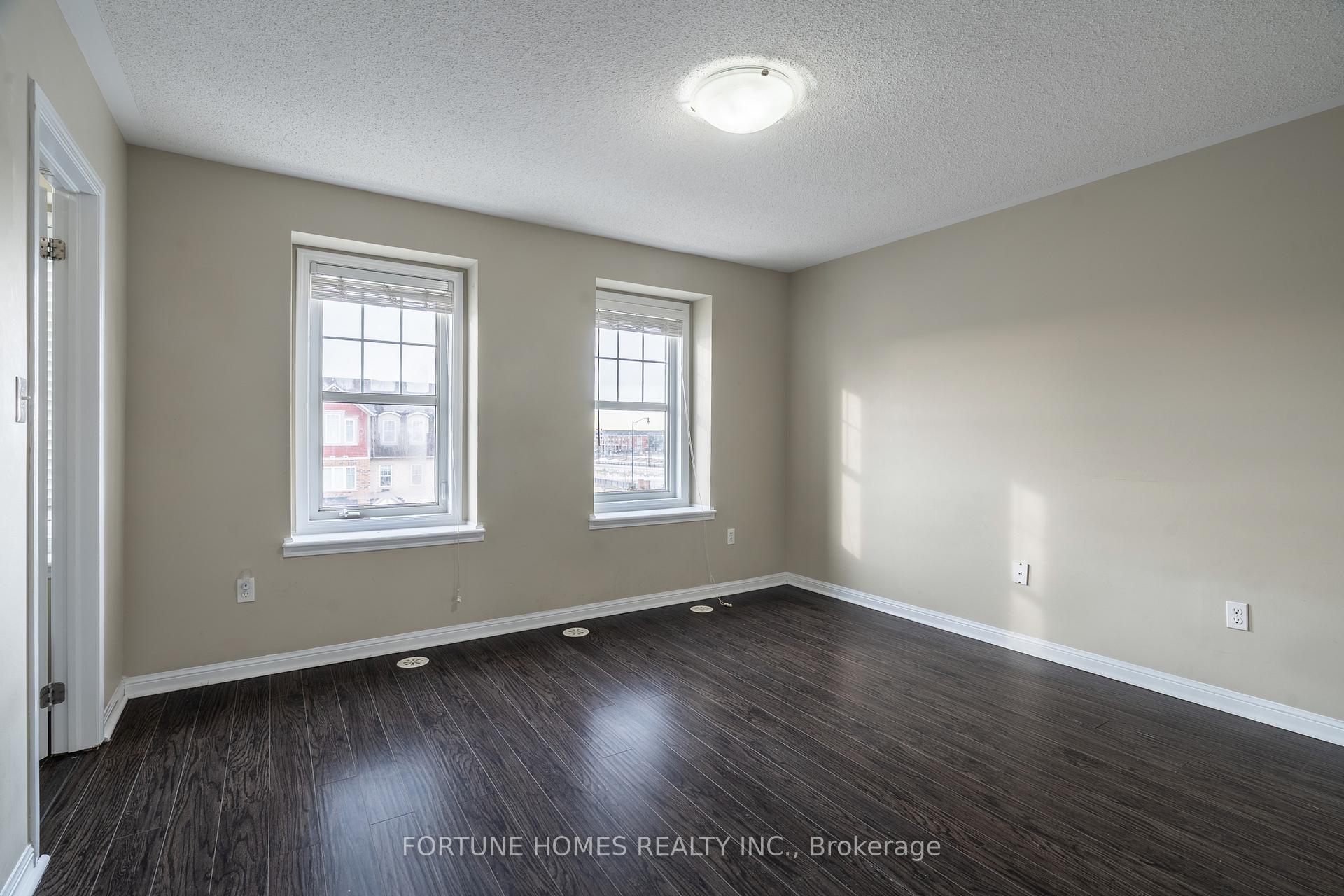 Photo 21 of 44 Ganton Heights, Brampton, Northwest Brampton — HOMEH