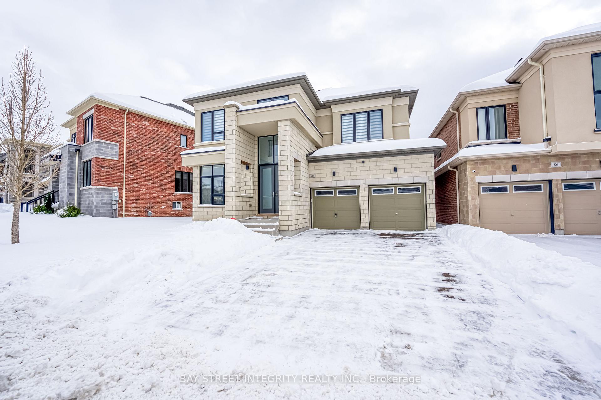 Photo 3 of 90 Crane Street, Aurora, Rural Aurora — HOMEH