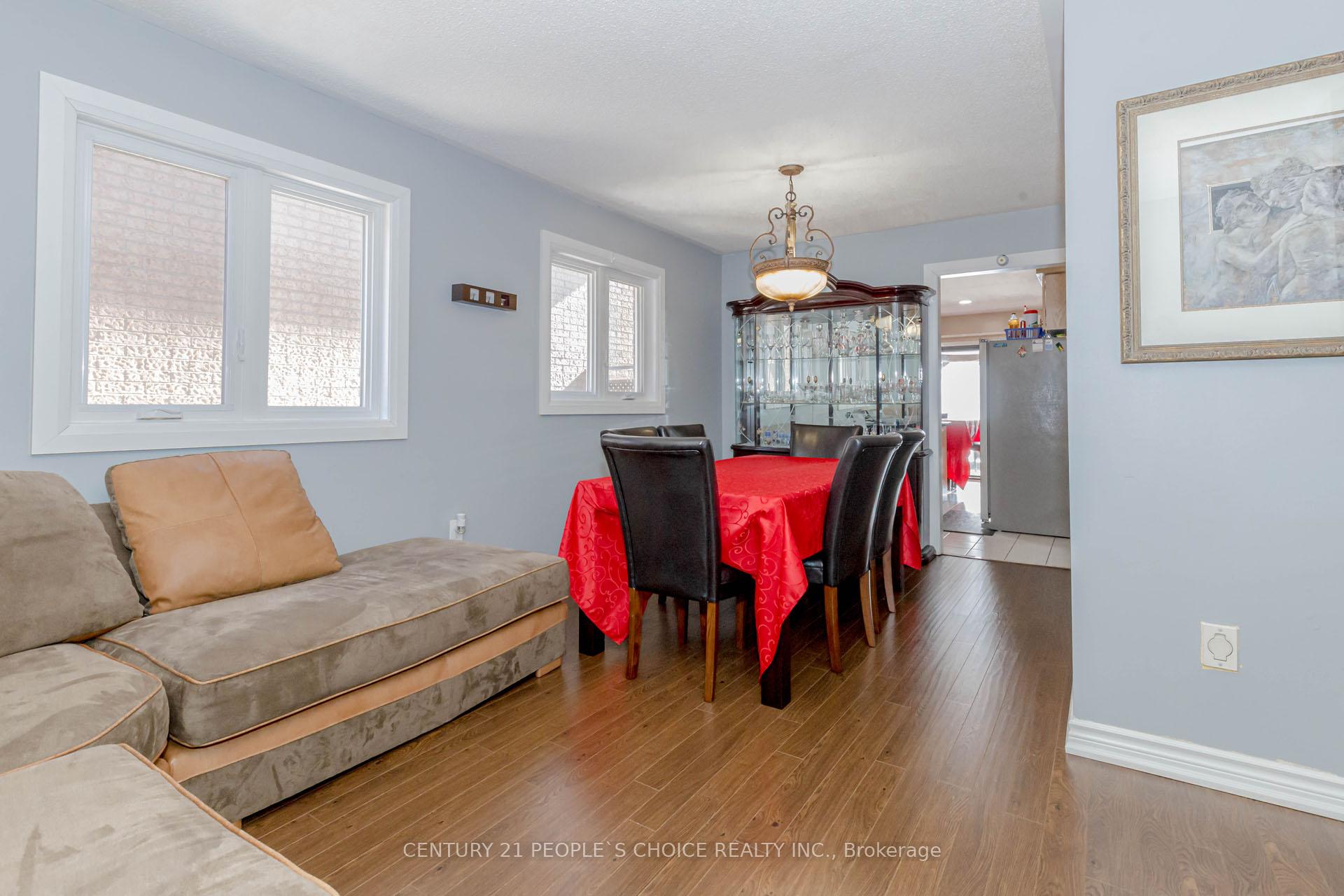 Photo 4 of 13 Richwood Crescent, Brampton, Brampton West — HOMEH