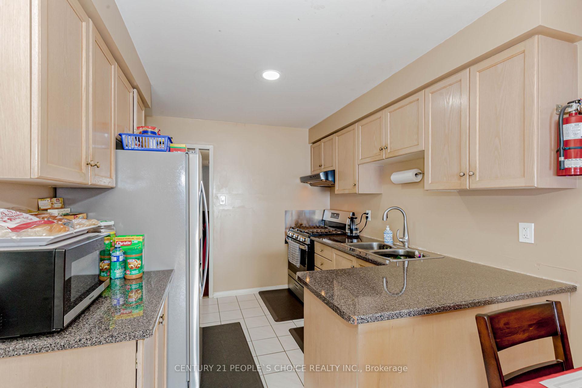 Photo 9 of 13 Richwood Crescent, Brampton, Brampton West — HOMEH