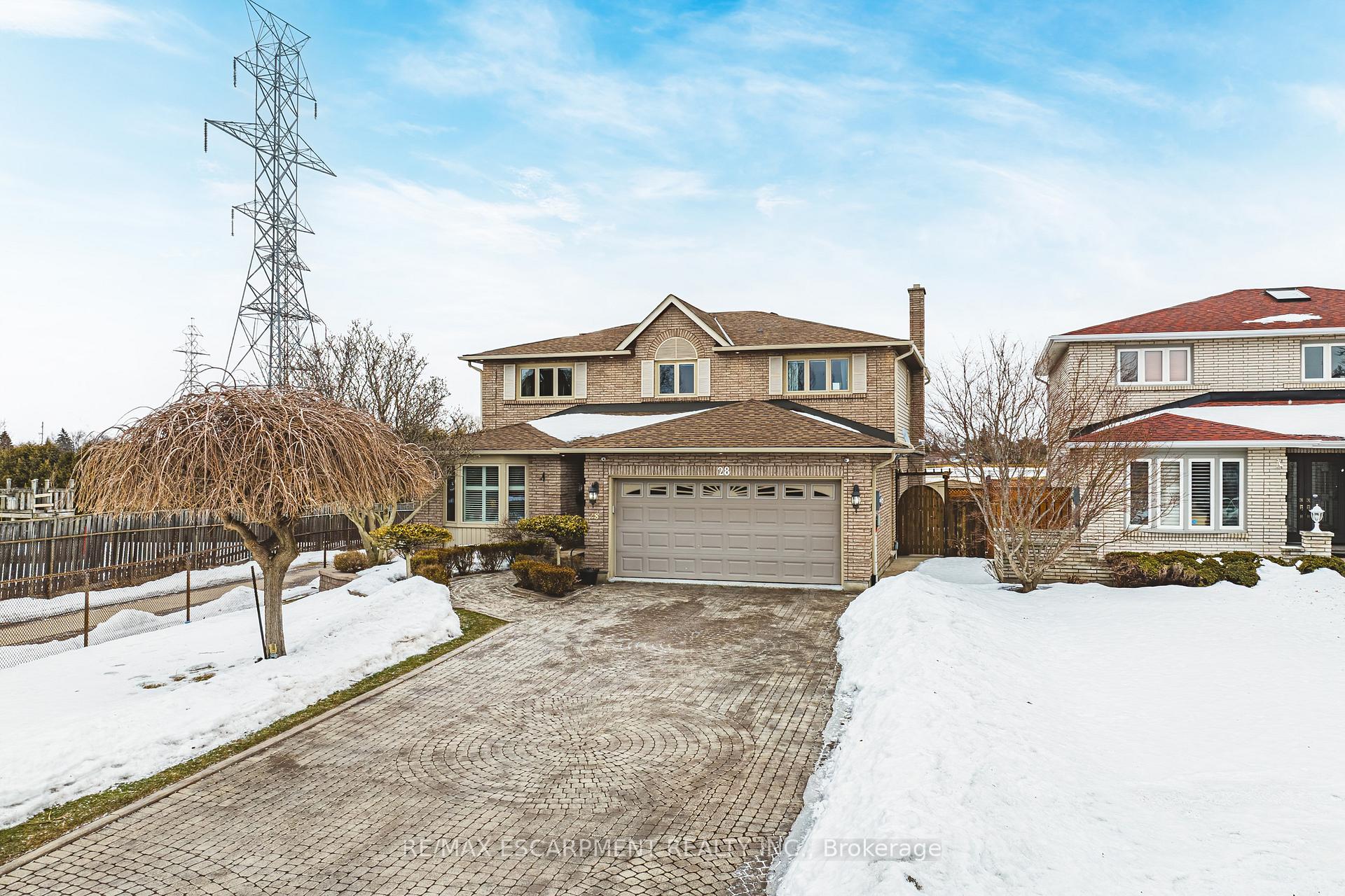 Photo 2 of 28 Sunflower Crescent, Hamilton, Ancaster — HOMEH