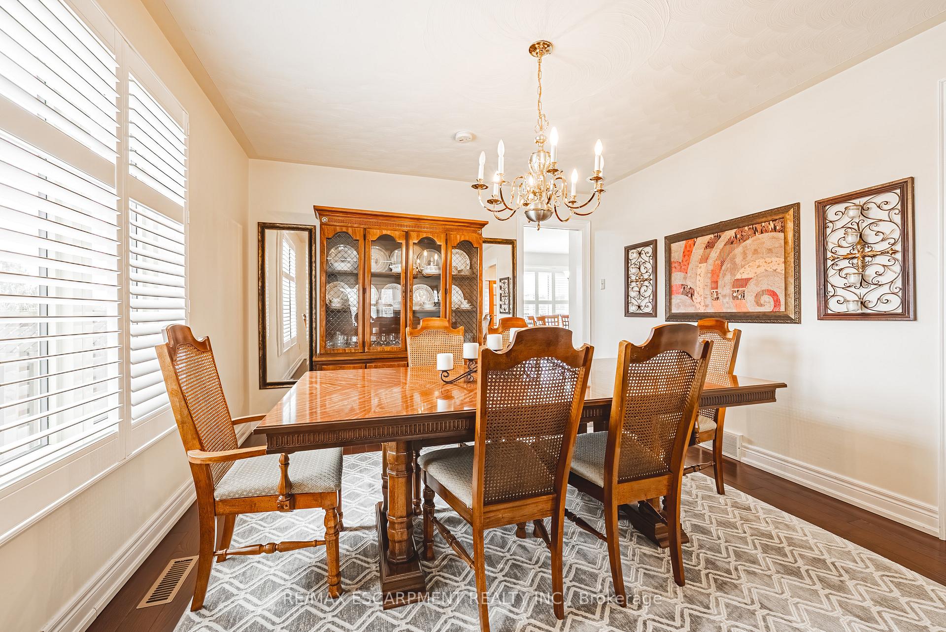 Photo 15 of 28 Sunflower Crescent, Hamilton, Ancaster — HOMEH