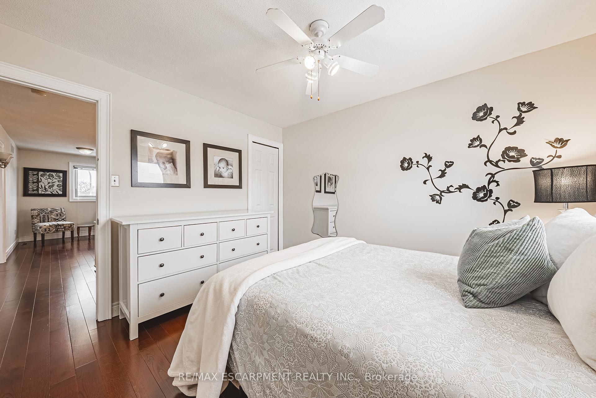 Photo 31 of 28 Sunflower Crescent, Hamilton, Ancaster — HOMEH