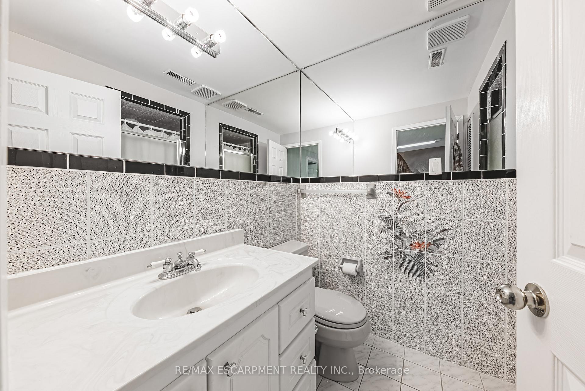Photo 38 of 28 Sunflower Crescent, Hamilton, Ancaster — HOMEH