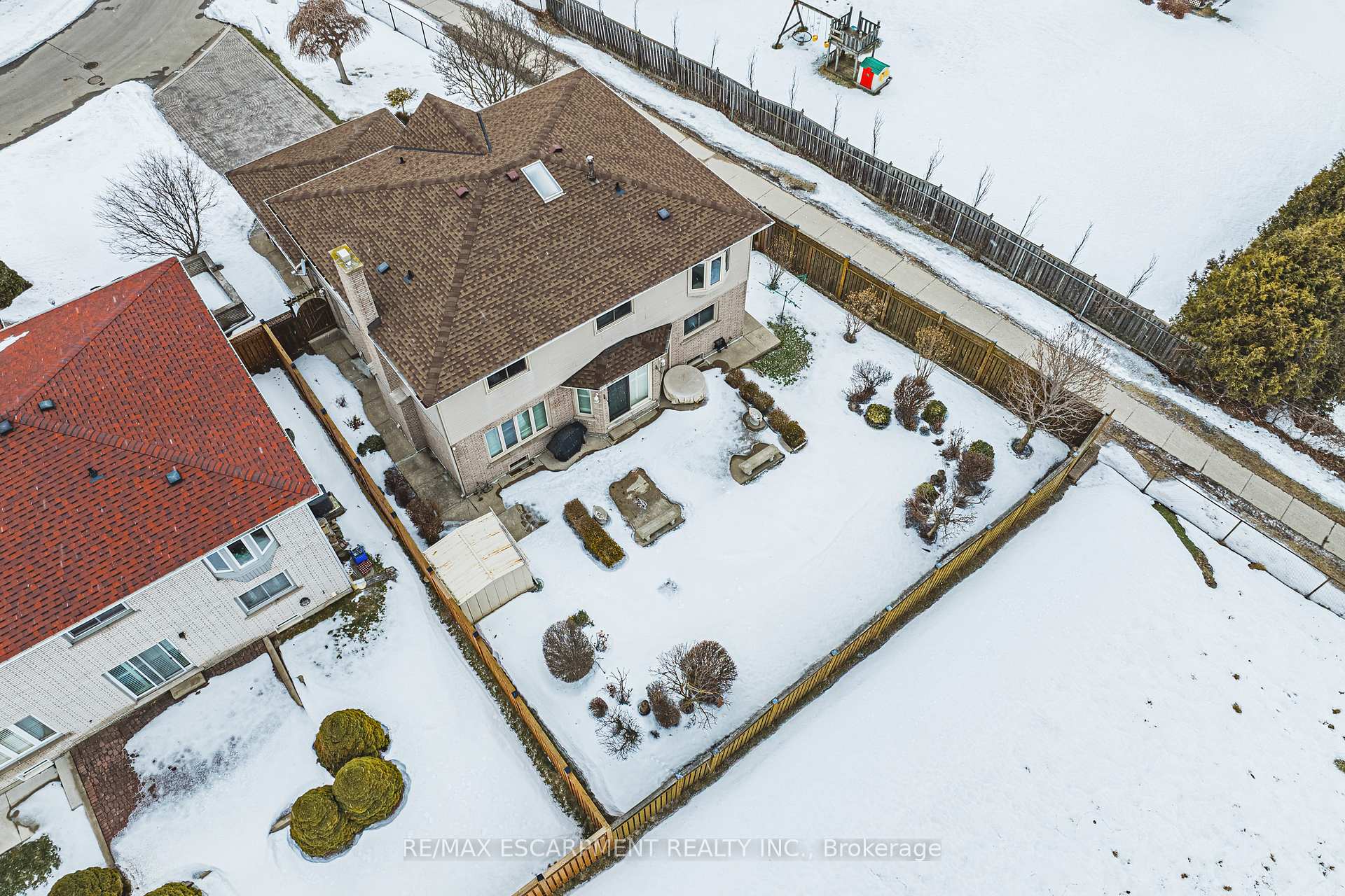Photo 45 of 28 Sunflower Crescent, Hamilton, Ancaster — HOMEH