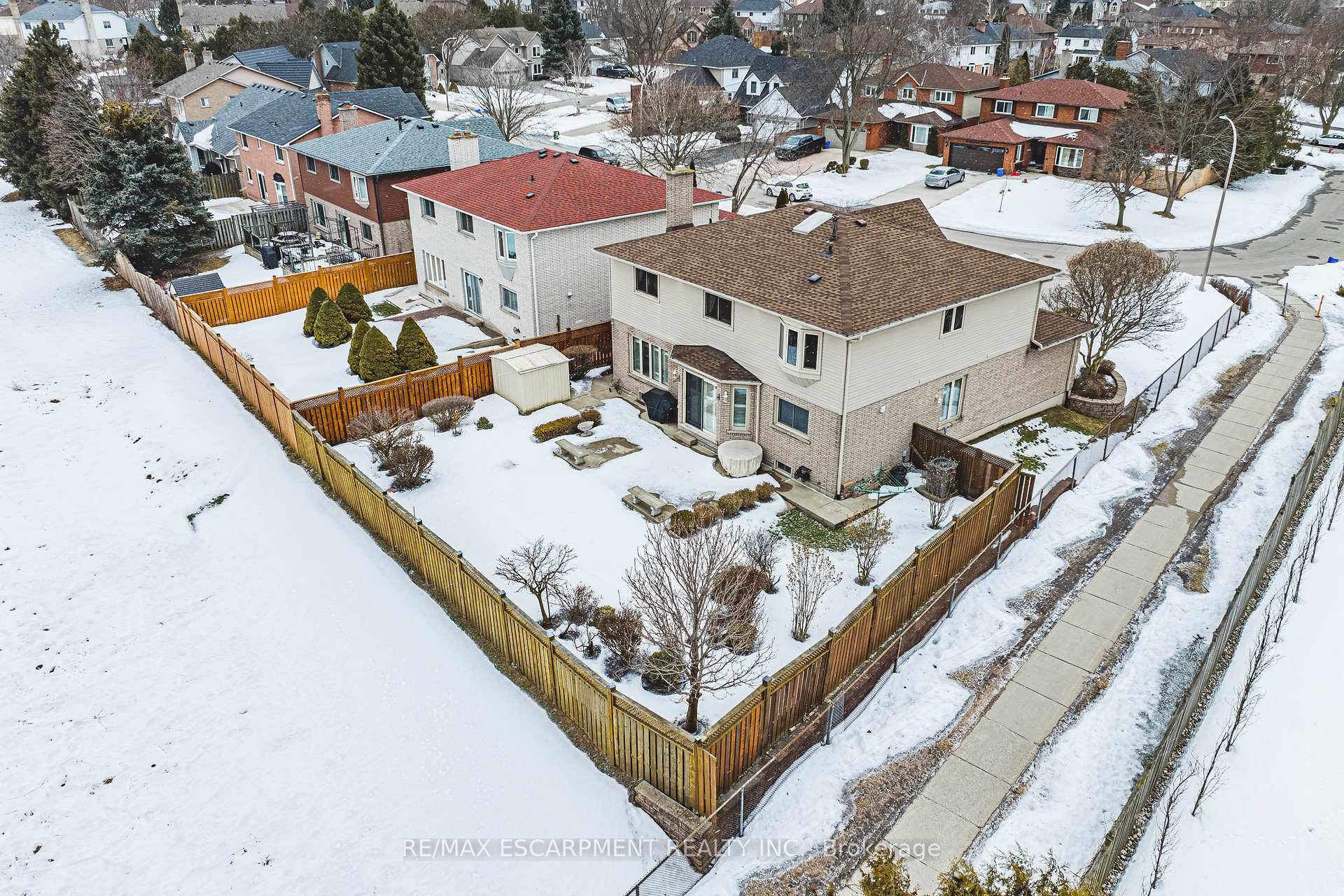 Photo 46 of 28 Sunflower Crescent, Hamilton, Ancaster — HOMEH