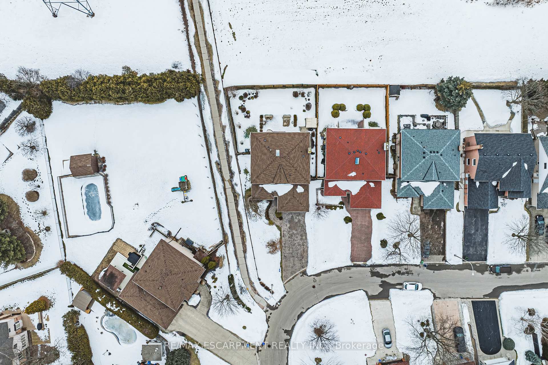 Photo 47 of 28 Sunflower Crescent, Hamilton, Ancaster — HOMEH