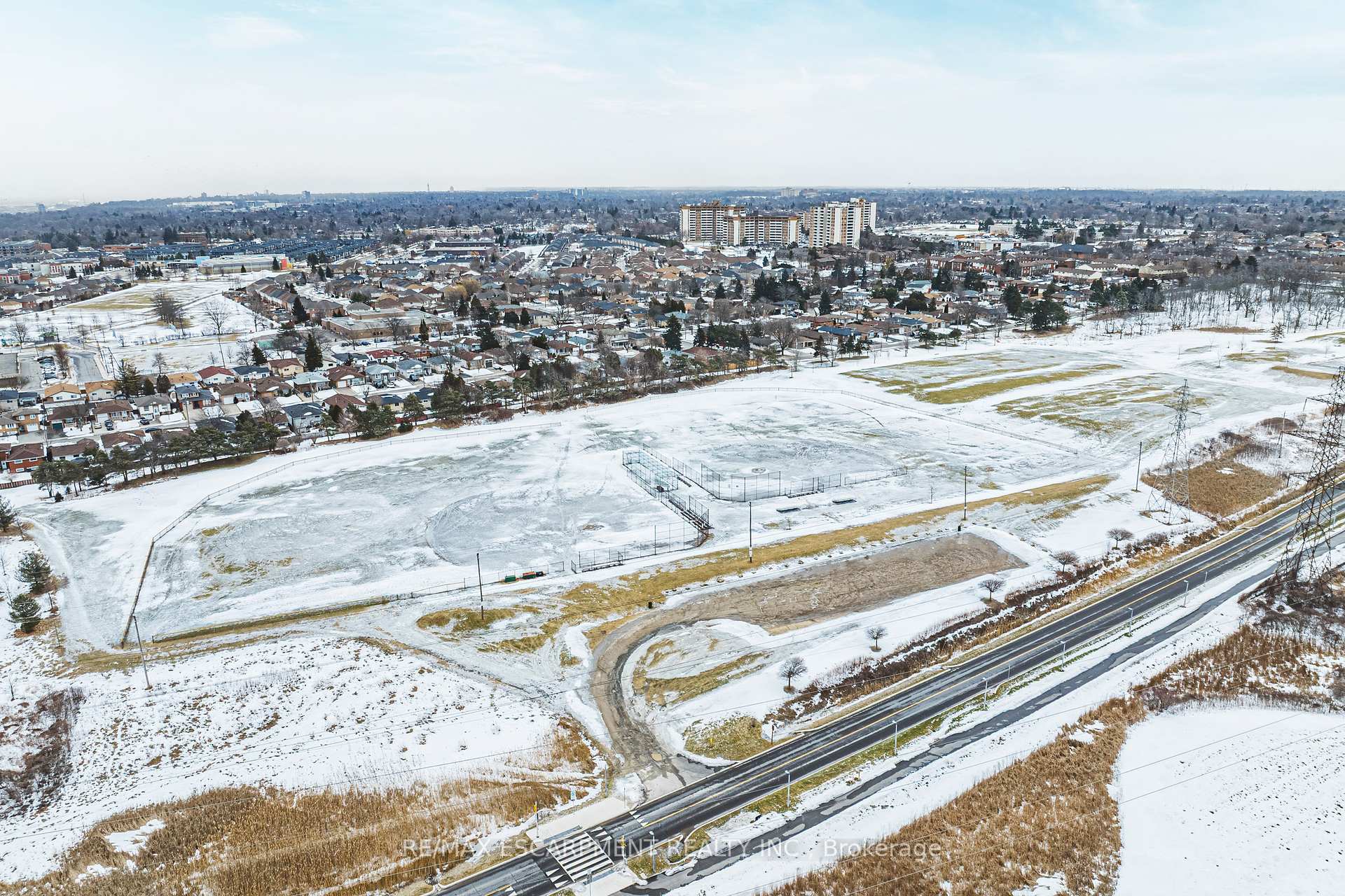 Photo 48 of 28 Sunflower Crescent, Hamilton, Ancaster — HOMEH