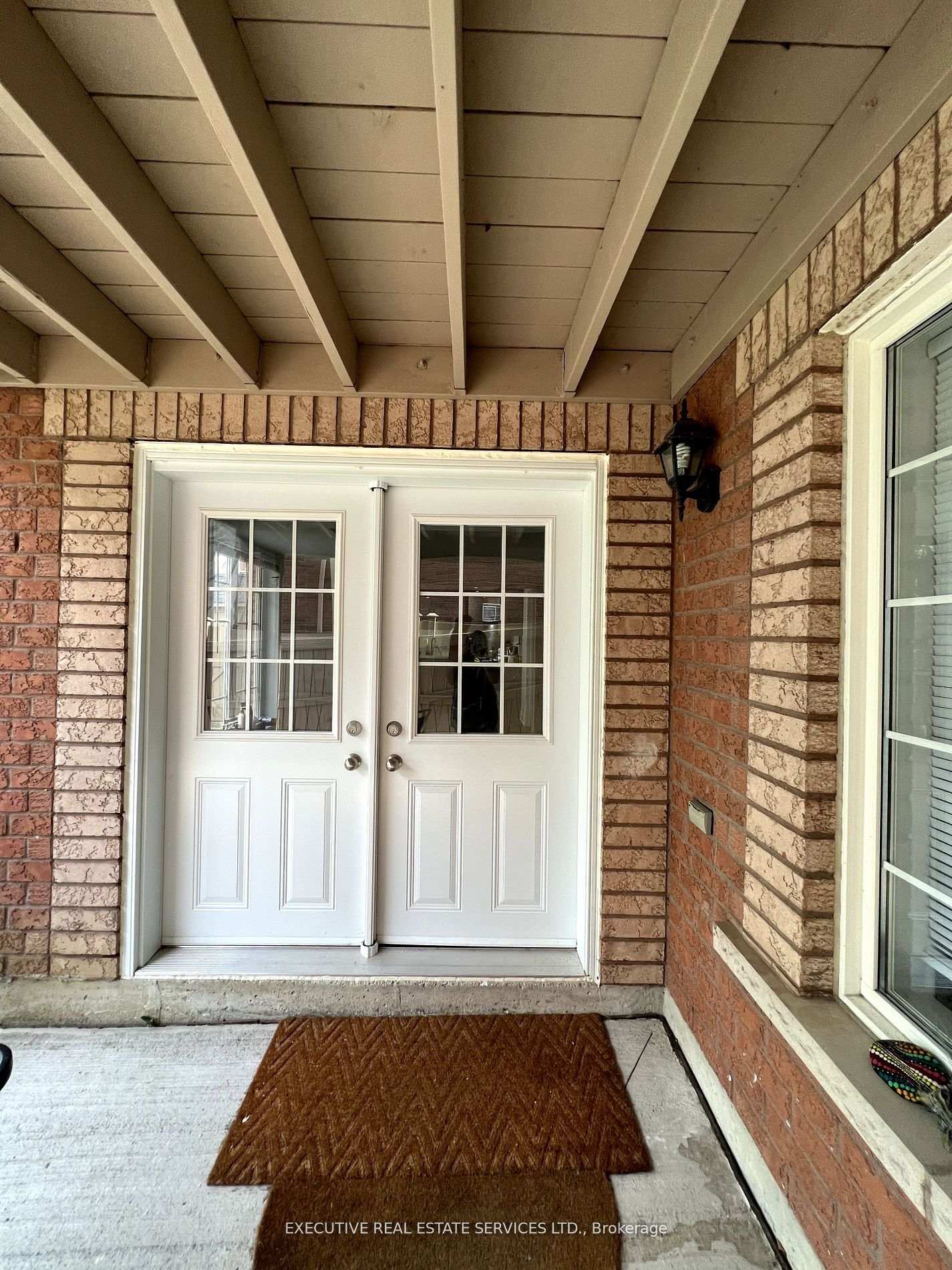 Front of Unit Lower, 39 Stoneylake Avenue