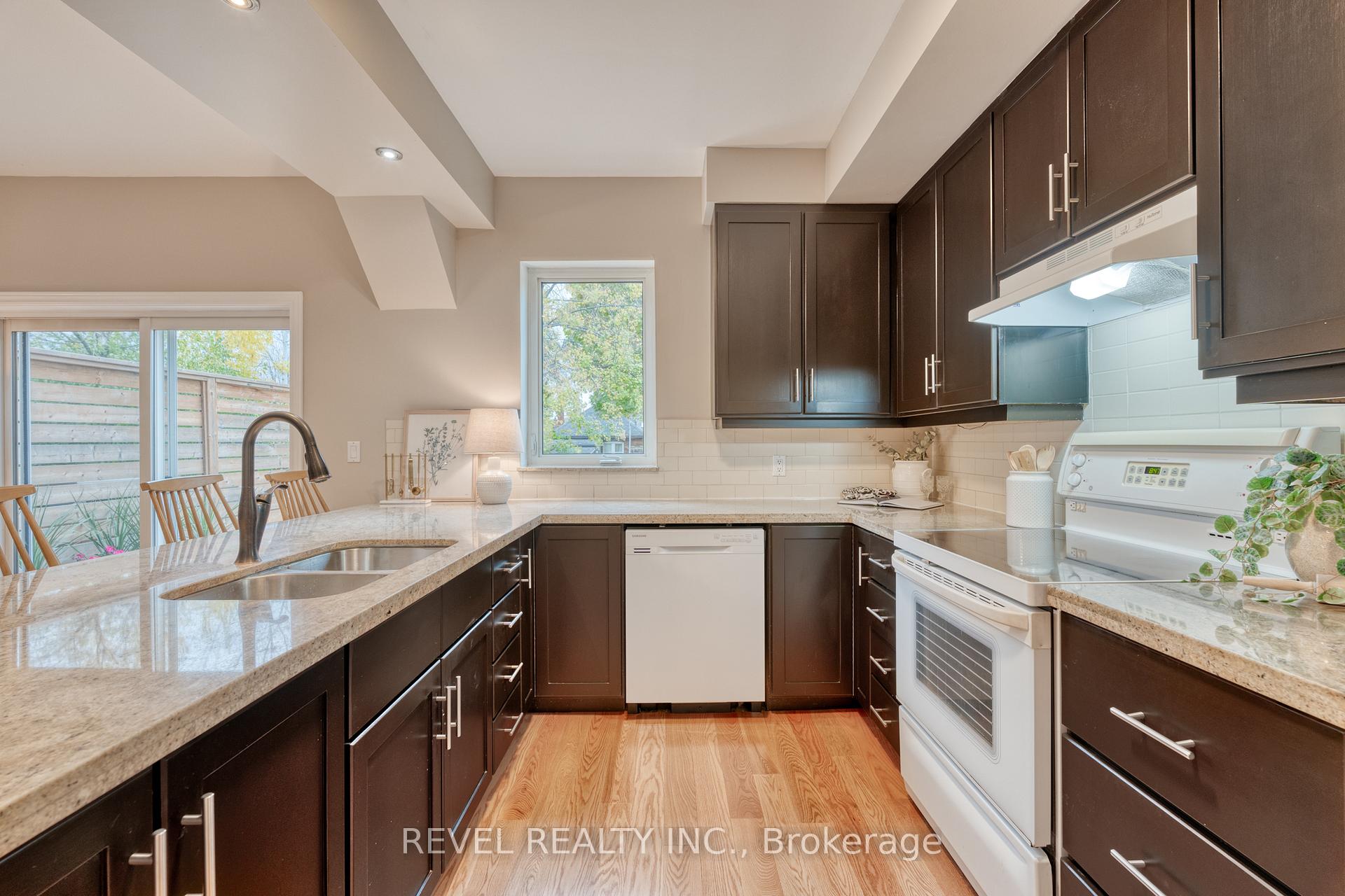 Photo 12 of 262 Homewood Avenue, Hamilton, Kirkendall — HOMEH